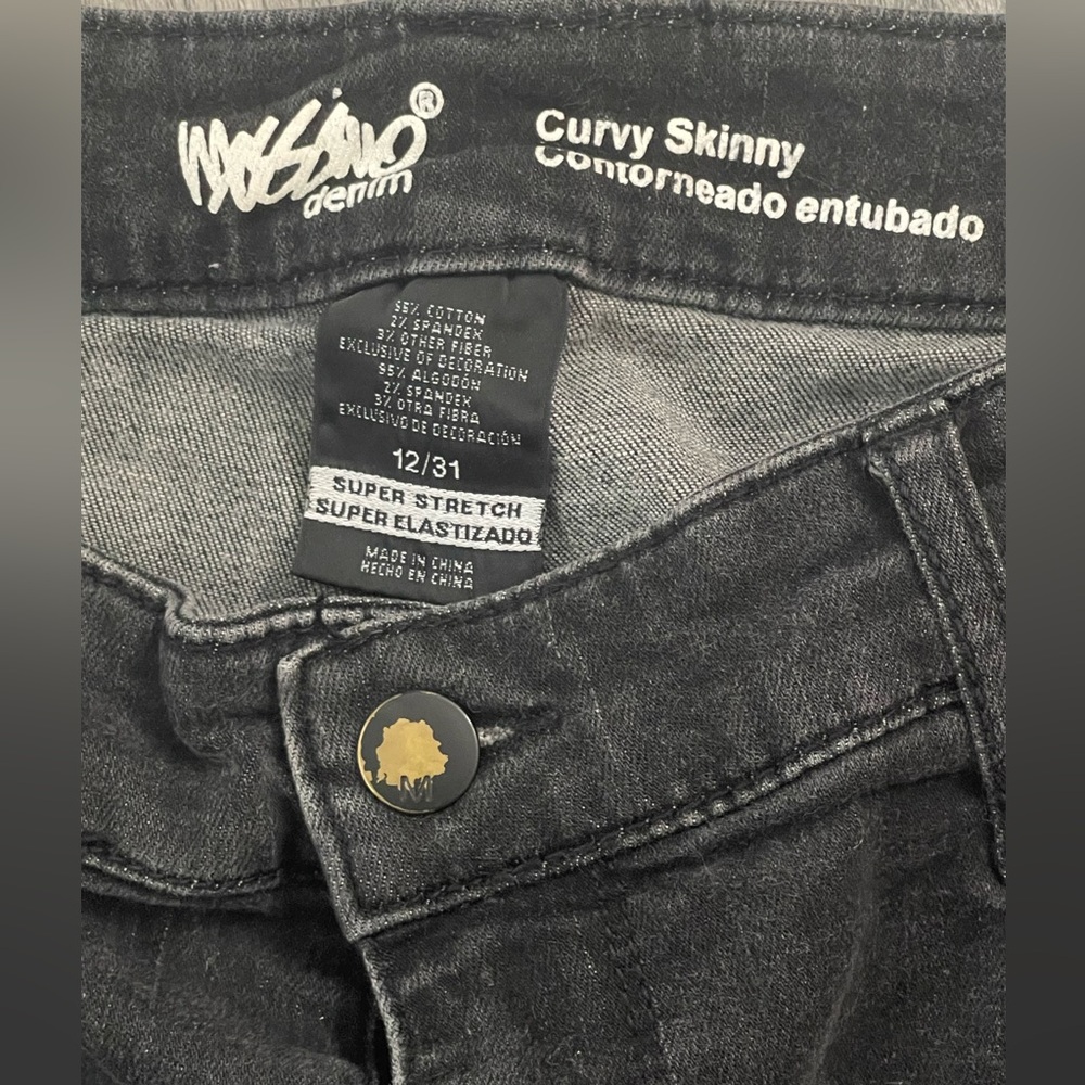 Floral Embroidered Skinny Jeans - Picture 7 of 7
